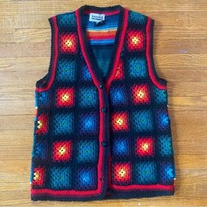 100% WOOL HAND KNITTED VINTAGE CROCHET GRANNY SQUARE SWEATER VEST